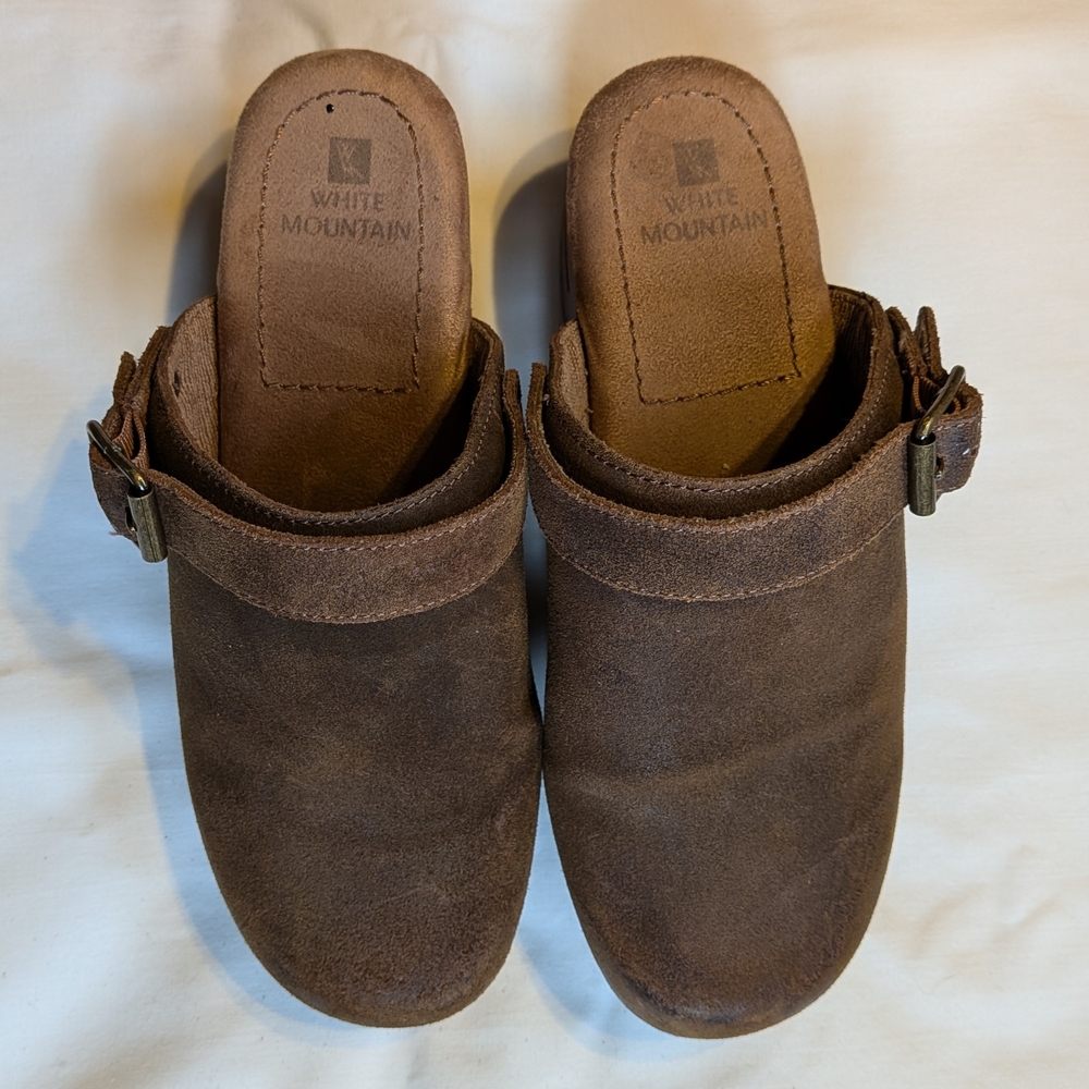 White Mountain Brown Suede Clogs